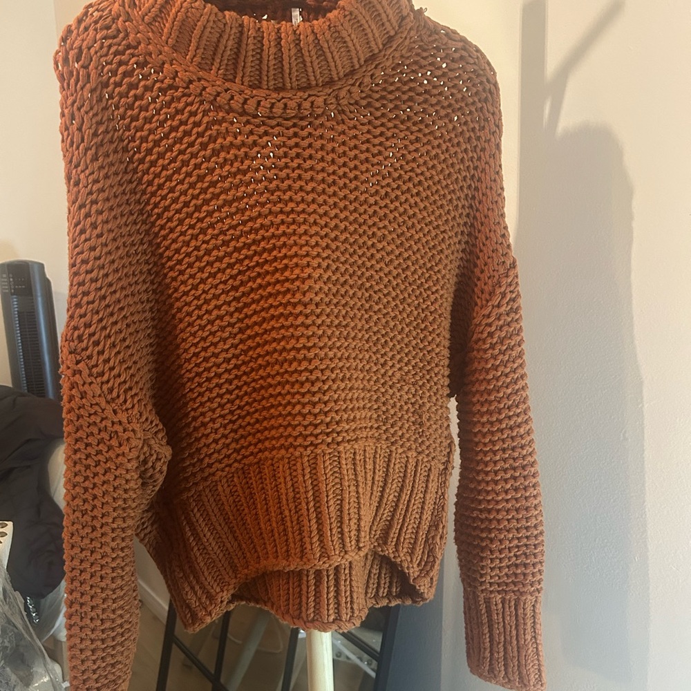 Free People Chunky Knit  Sweater Size Medium
